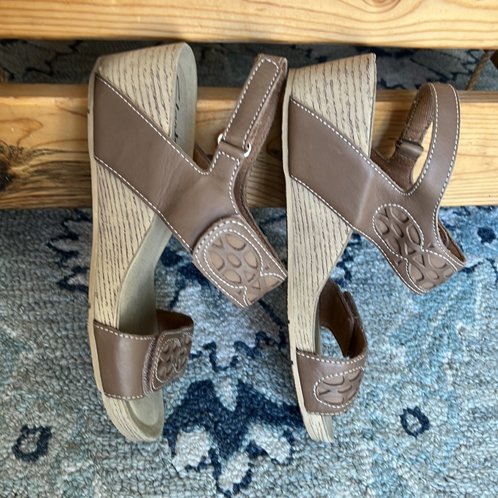 Clarks Sandals - Picture 3 of 7